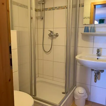 Zur Linde Pensión Traitsching